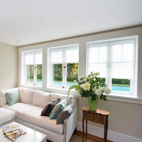 Store plissé, demi-occultant, décoration de salon