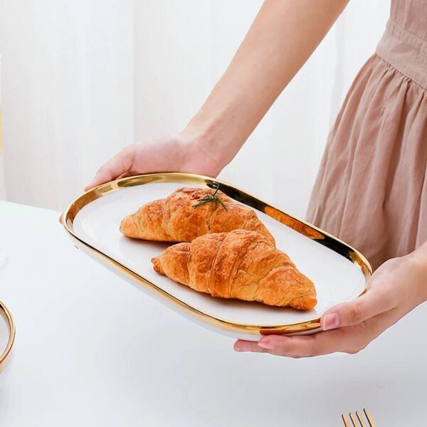 Assiettes en porcelaine blanche, Service de table