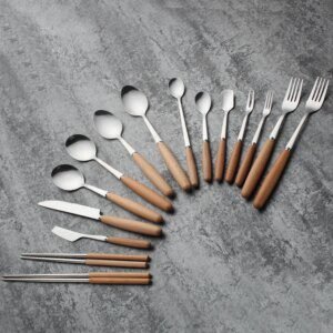 couvert acier inoxydable Manche en bois