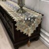 Nappe en dentelle brodée pour table, meuble TV ou commode – Européenne