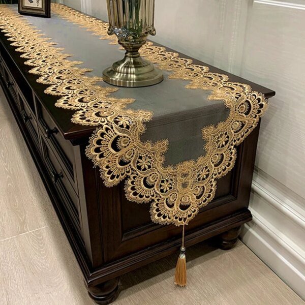 Nappe en dentelle brodée pour table, meuble TV ou commode – Européenne