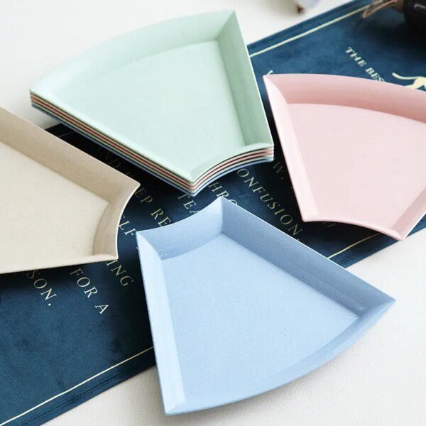 service d assiette, bols, pailles de blé