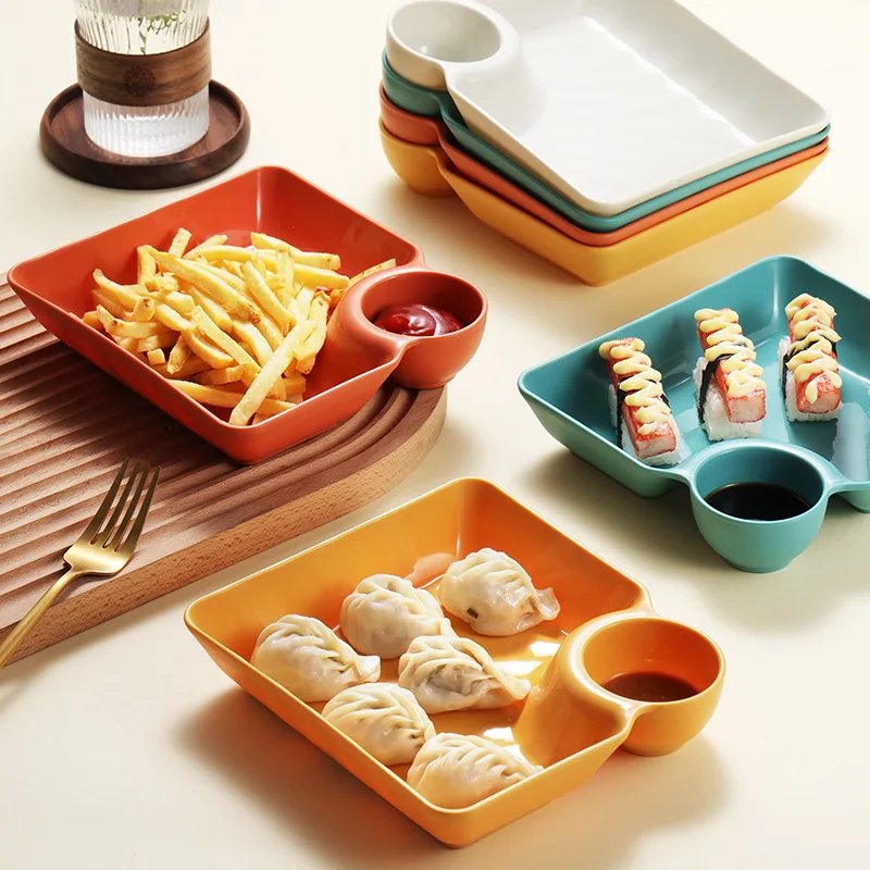 Assiette plastique ustensile de — Assiette en plastique ménagère carrée PP | home20.fr