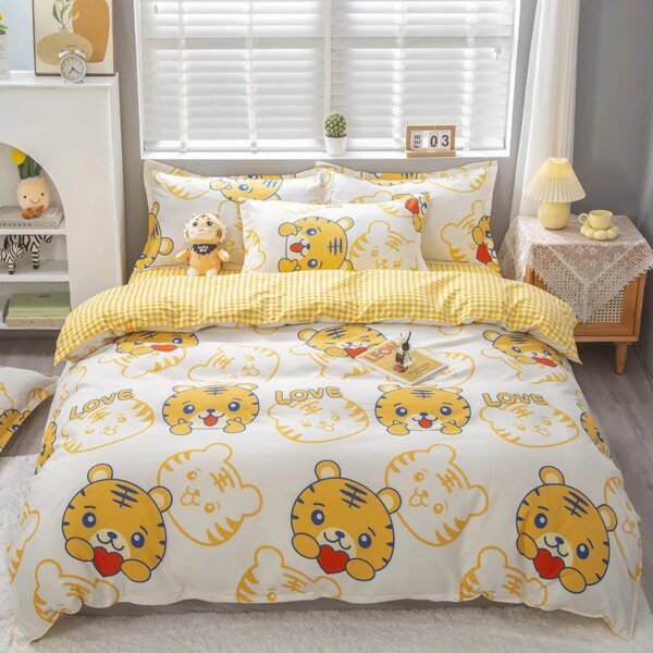 68139-894417.jpg Housse de Couette Imprimée + 2 Taies d’Oreiller – Ensemble Literie Simple