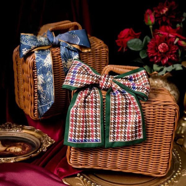 boite de rangement en rotin avec poignée