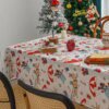 83003-78fb9c.jpg Nappe de Noël lavable pour fête – Rouge décor de Noël