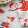 83003-8fbdc5.jpg Nappe de Noël lavable pour fête – Rouge décor de Noël